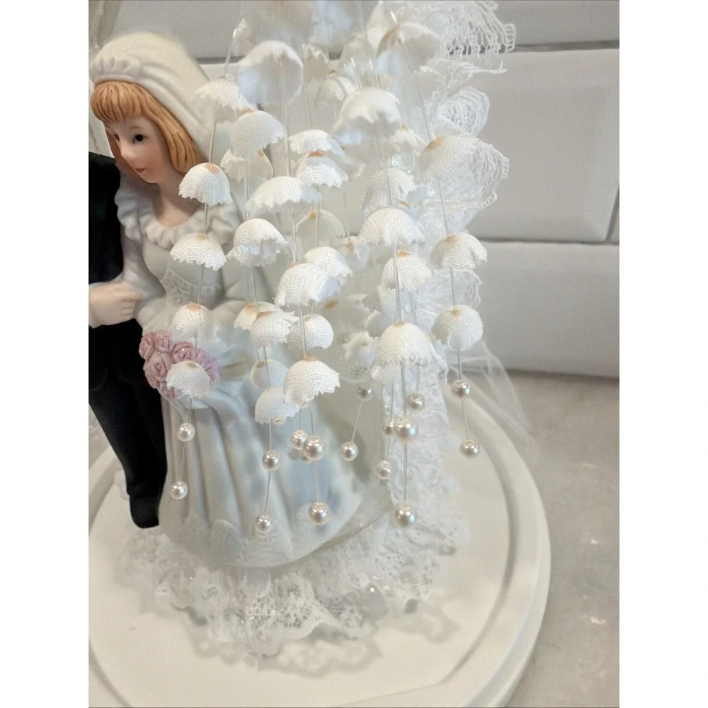 Vintage 1990's Wilton Designer Series Wedding Cake Topper Bride and Groom GW995